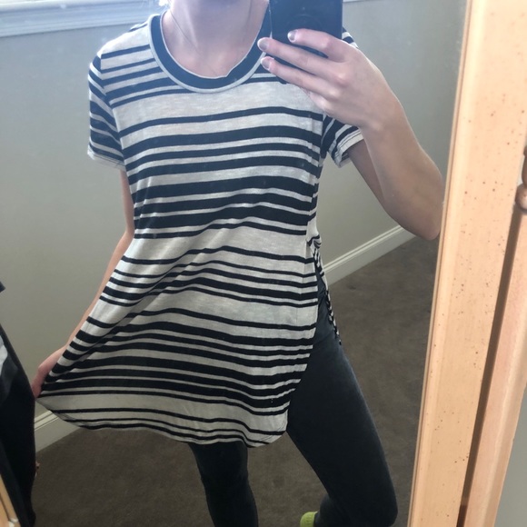 Striped split side shirt - Picture 2 of 3